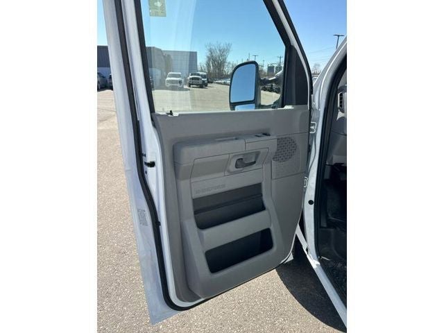 2024 Ford E-350SD Base Cutaway