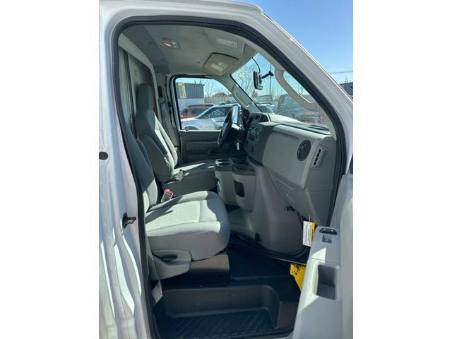 2024 Ford E-350SD Base Cutaway