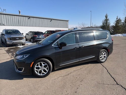 2017 Chrysler Pacifica Touring L Plus