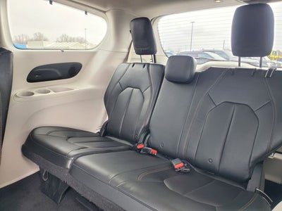 2017 Chrysler Pacifica Touring L Plus