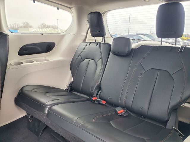 2017 Chrysler Pacifica Touring L Plus