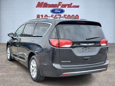 2017 Chrysler Pacifica Touring L Plus