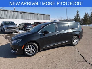 2017 Chrysler Pacifica Touring L Plus
