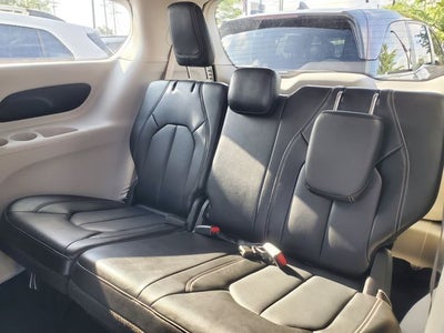 2024 Chrysler Pacifica Hybrid Select