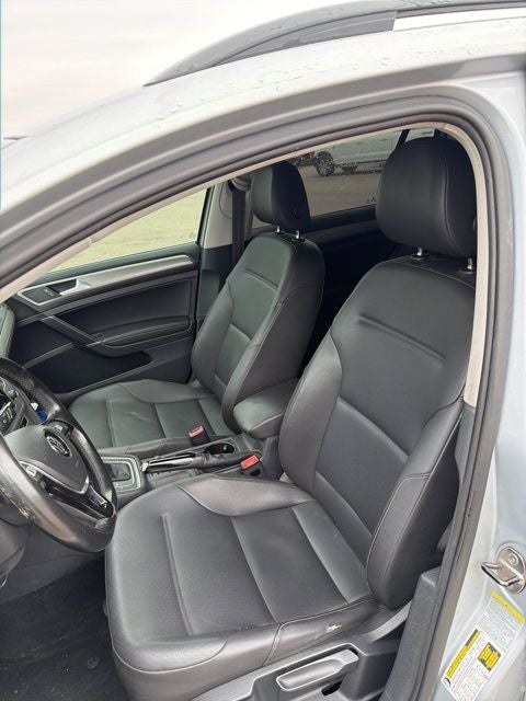 2015 Volkswagen Golf SportWagen S