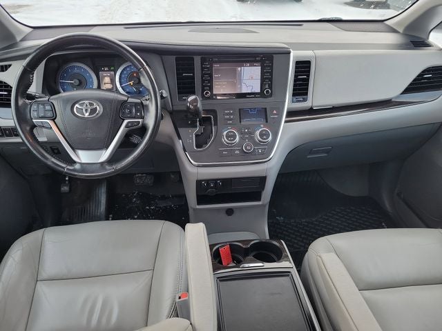 2018 Toyota Sienna XLE 7 Passenger