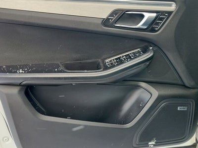 2018 Porsche Macan Turbo