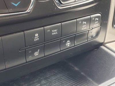 2018 RAM 1500 Big Horn Crew Cab 4x4 5'7" Box